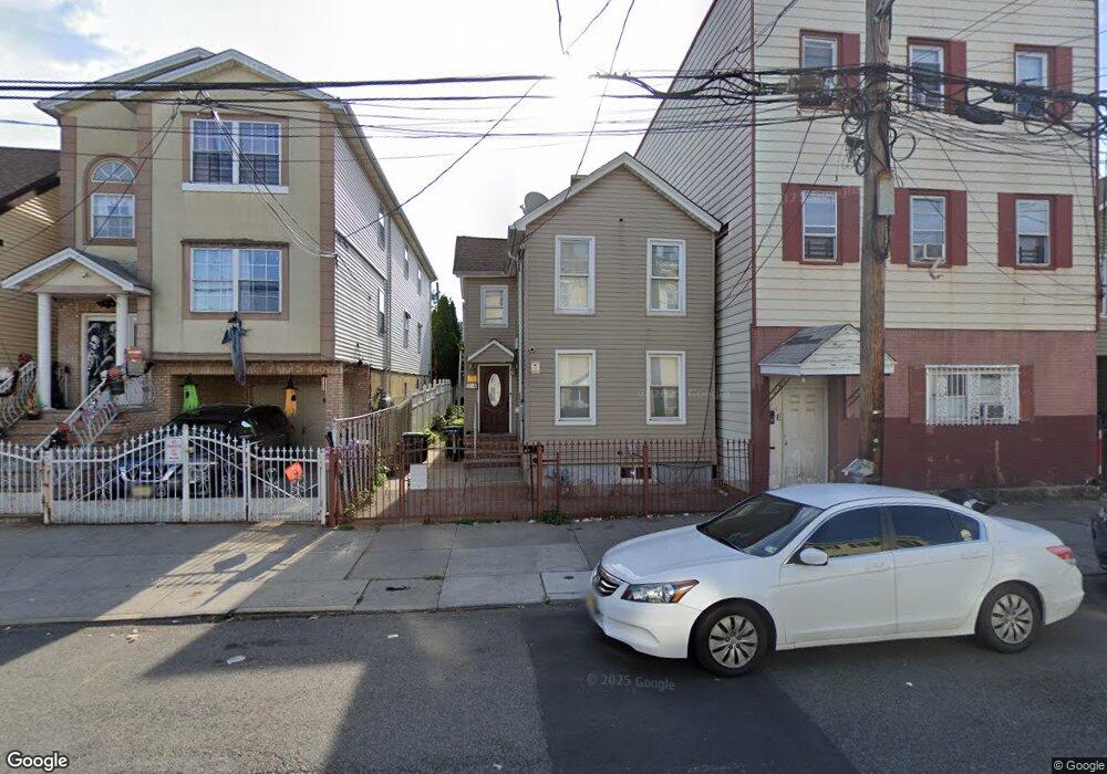 314 E Jersey St, Elizabethport, NJ 07206 - photo 1