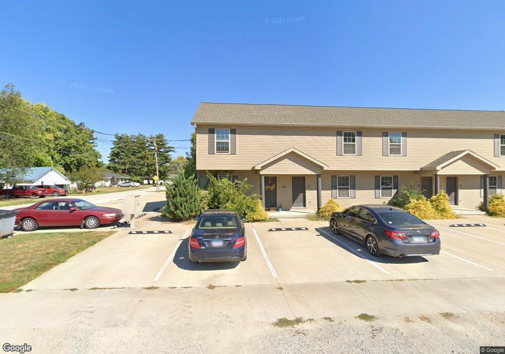 910 W Saint Louis Ave, Effingham, IL 62401 - photo 1