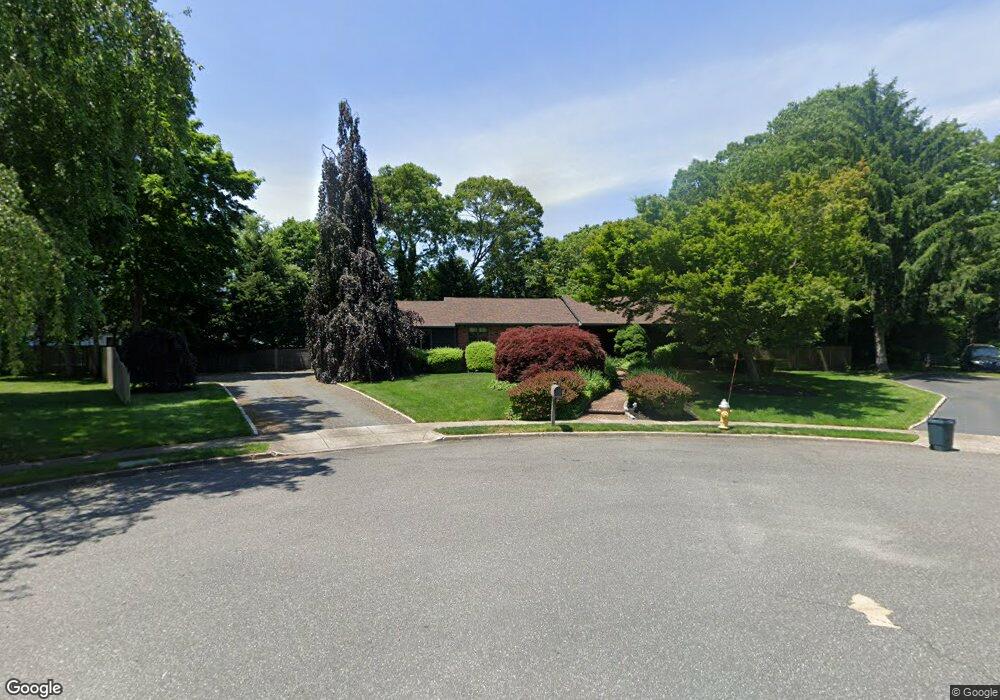 24 Slone Ct, Bayport, NY 11705 - photo 1