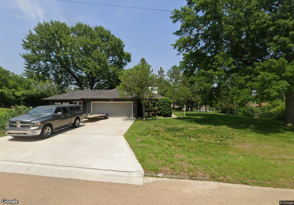 1520 SW Sieben St, Topeka, KS 66611 - photo 1