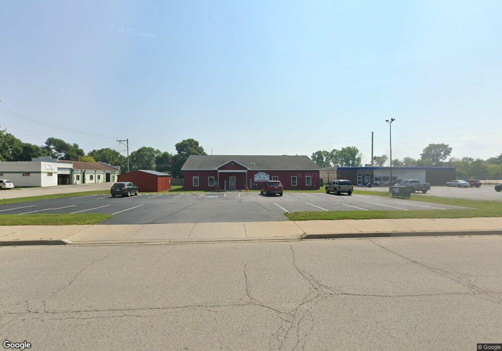 1617 10th Ave, Menominee, MI 49858 - photo 1