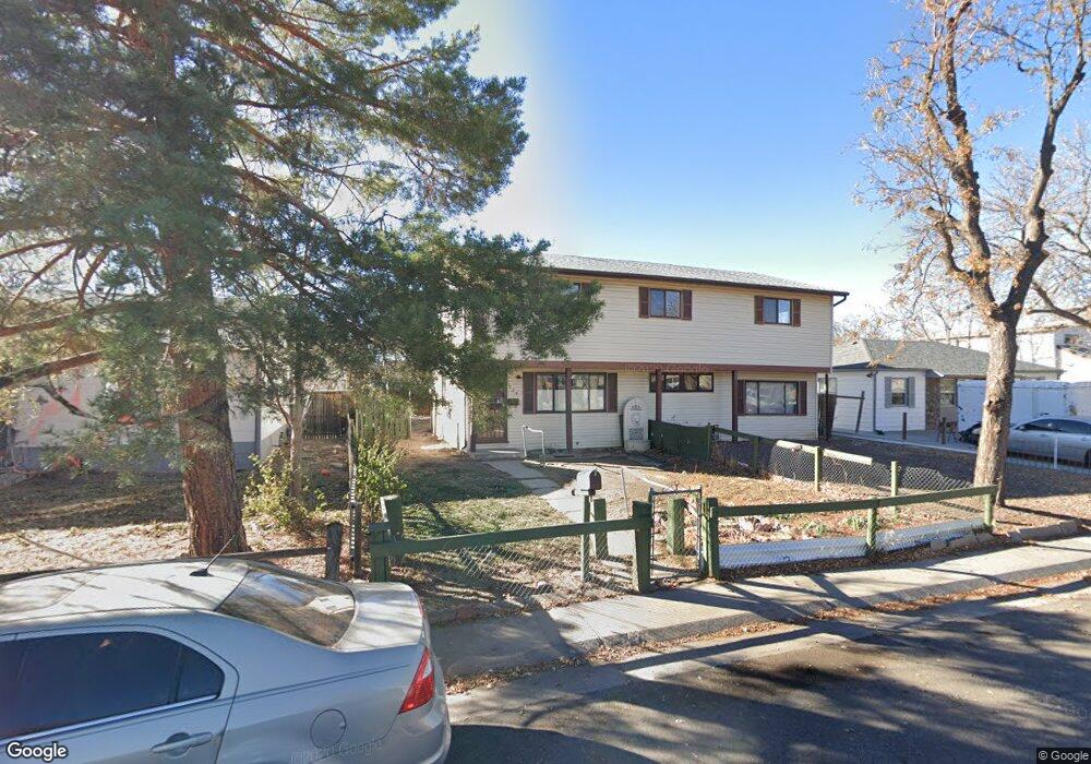 725 Lansing St, Aurora, CO 80010 - photo 1