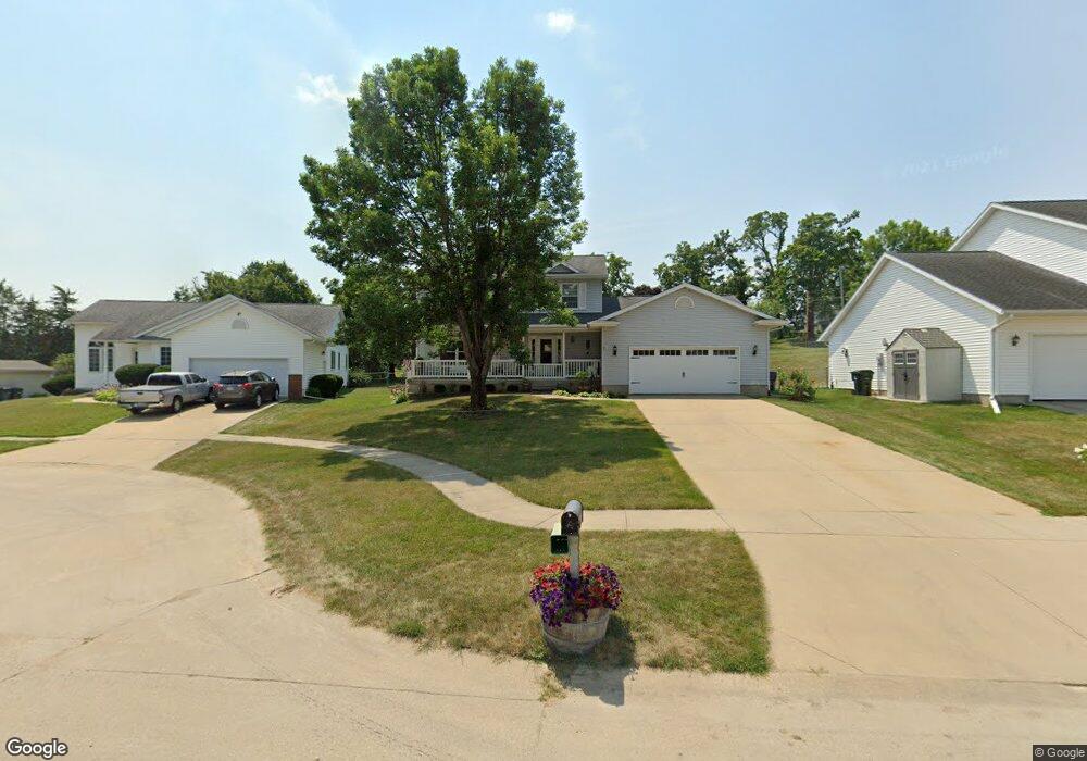 2523 Shawn Ct NW, Cedar Rapids, IA 52405 - photo 1