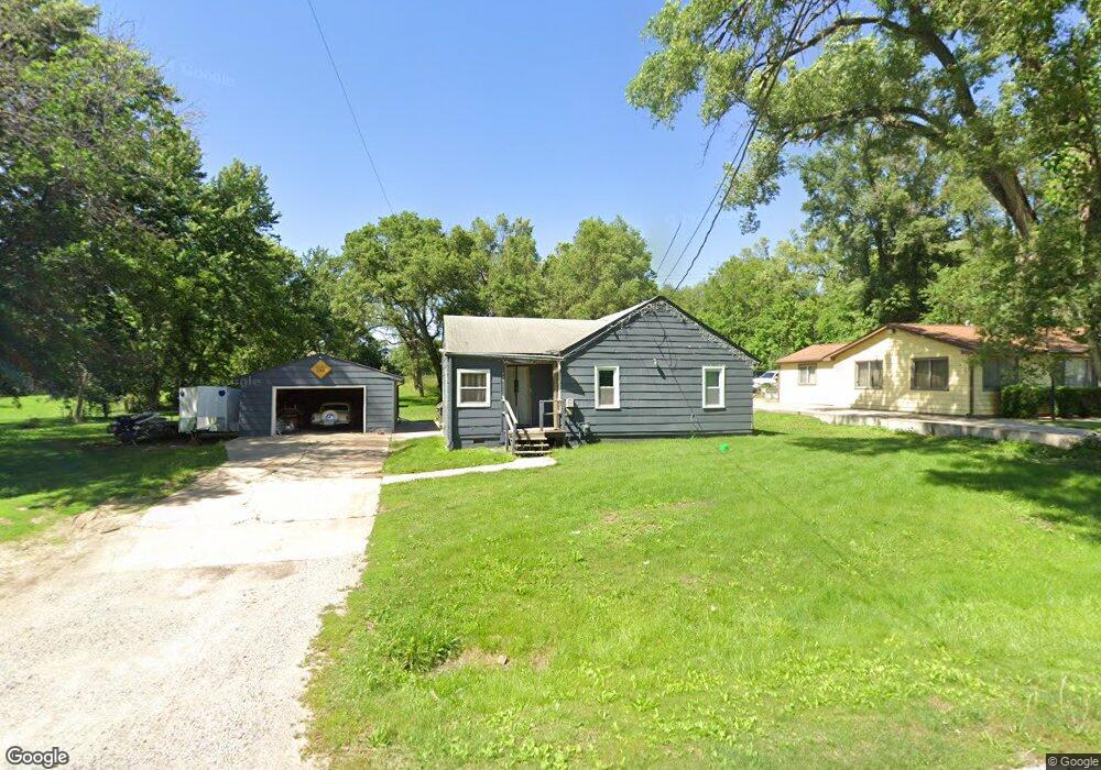 1880 E Marion St, Des Moines, IA 50320 - photo 1