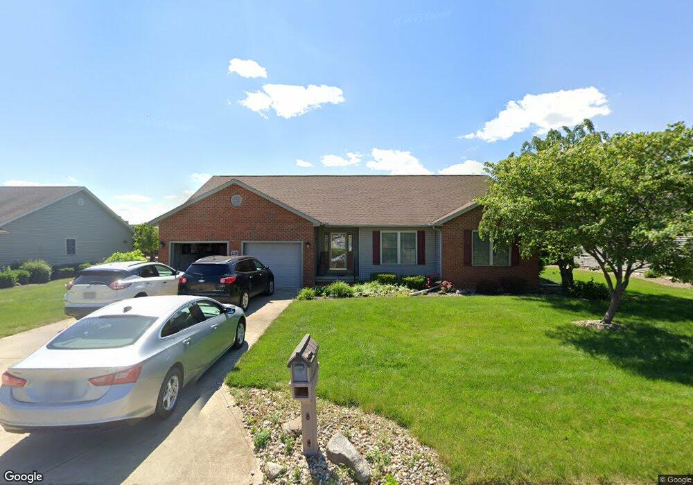 1105 Hillcrest Dr, Bucyrus, OH 44820 - photo 1