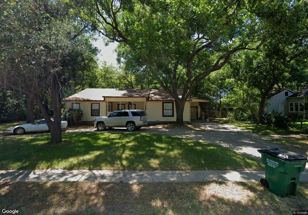 115 S Wine St, Gainesville, TX 76240 - photo 1
