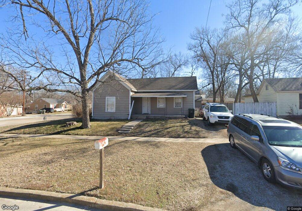 420 N Muskogee Ave, Claremore, OK 74017 - photo 1