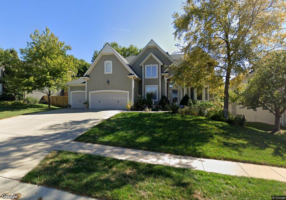 7203 Hauser Dr, Shawnee, KS 66216 - photo 1