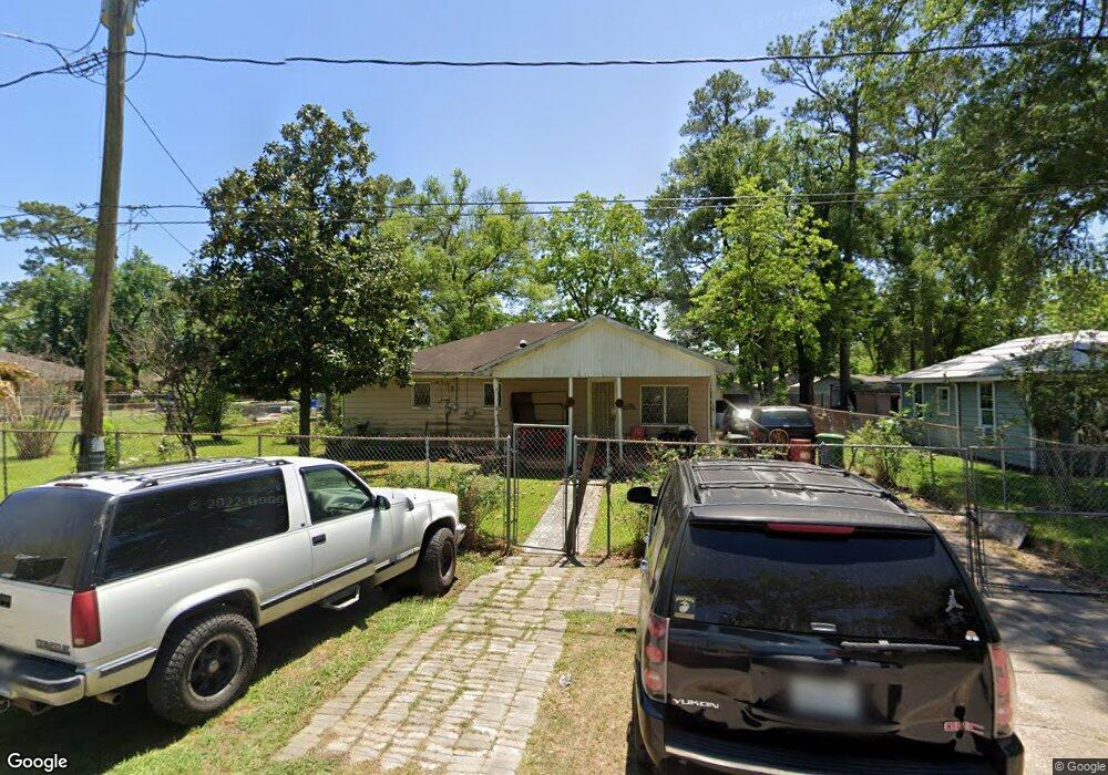 5726 Gaston St, Houston, TX 77016 - photo 1