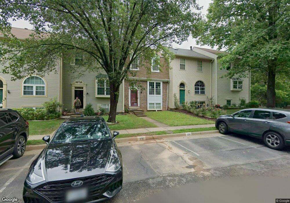 5707 Mason Bluff Dr, Burke, VA 22015 - photo 1