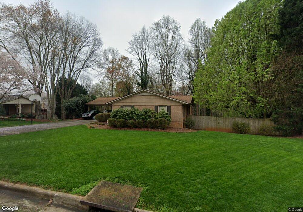 702 N Carolina Ave, Statesville, NC 28677 - photo 1