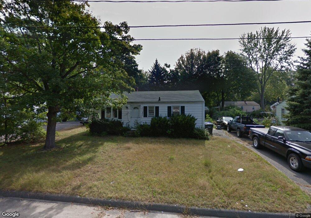 73 Redfern Dr, Springfield, MA 01109 - photo 1