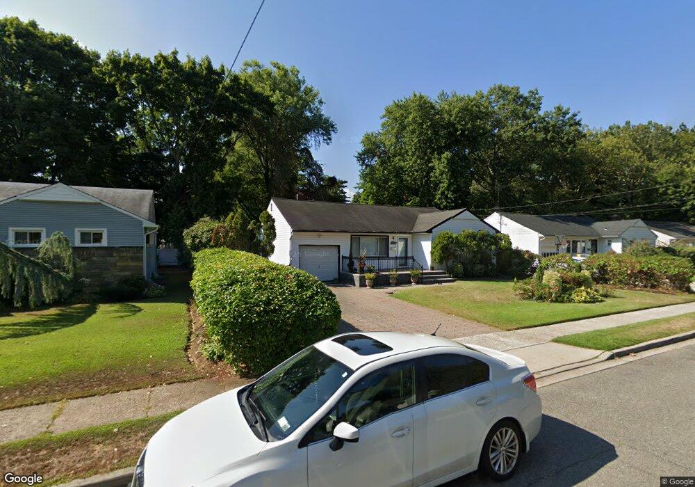 764 Janos Ln, West Hempstead, NY 11552 - photo 1