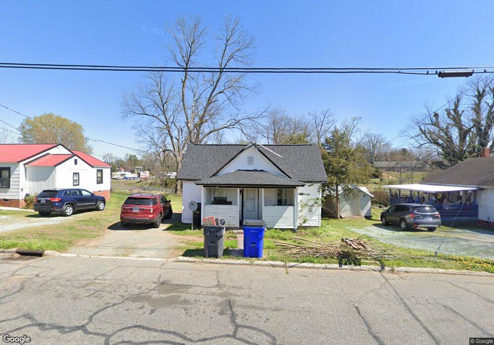 726 N Chatham Ave, Siler City, NC 27344 - photo 1