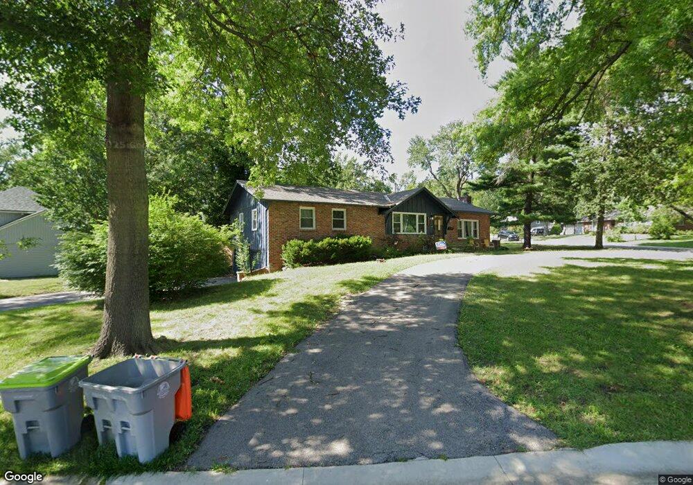 5411 Lucille Ln, Shawnee, KS 66203 - photo 1