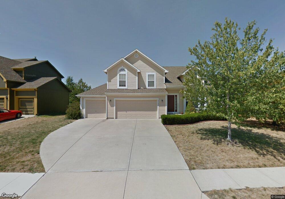 5732 Theden St, Shawnee, KS 66218 - photo 1