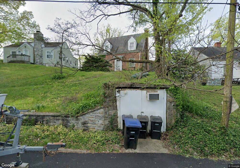 396 Lindsey Ave, Frankfort, KY 40601 - photo 1