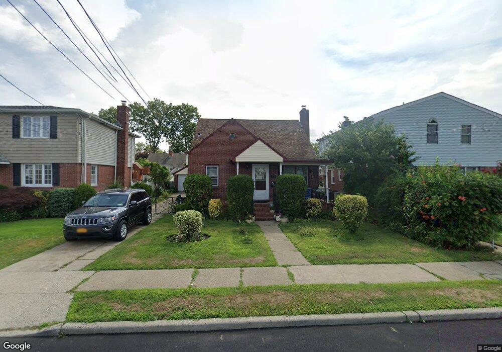 272 Jefferson Ave, Franklin Square, NY 11010 - photo 1