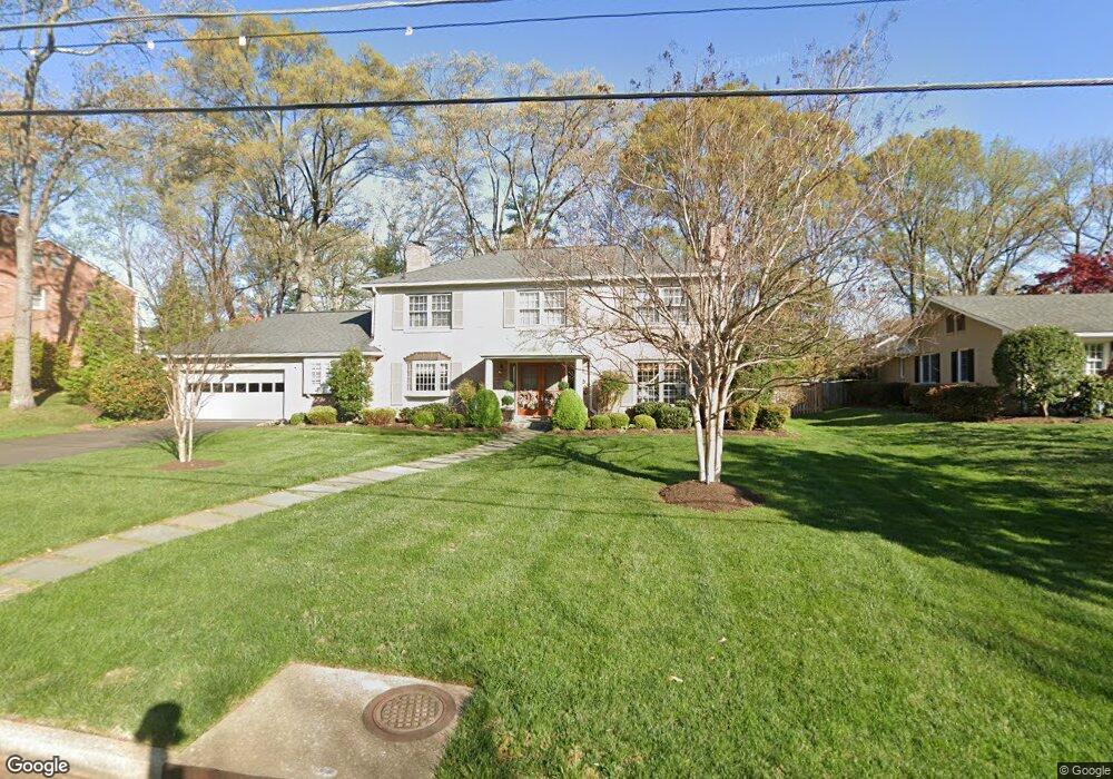 1206 Gatewood Dr, Alexandria, VA 22307 - photo 1