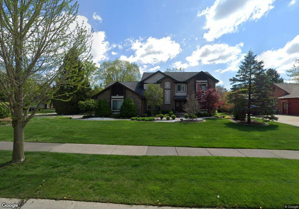 4930 Moonglow Dr, Troy, MI 48098 - photo 1