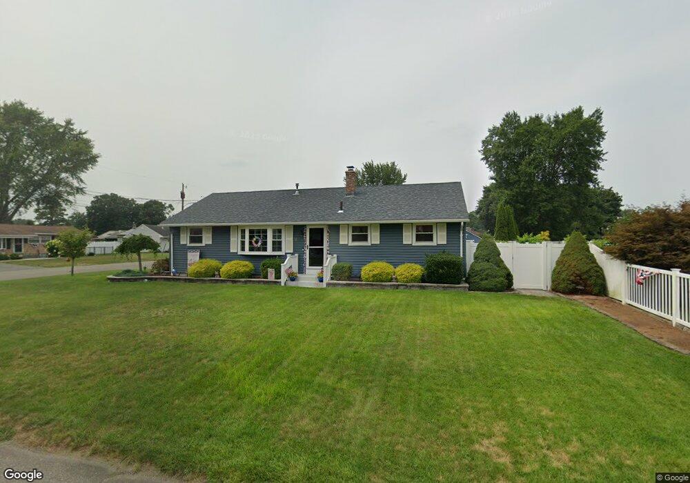 18 Bridle Path Cir, Ludlow, MA 01056 - photo 1