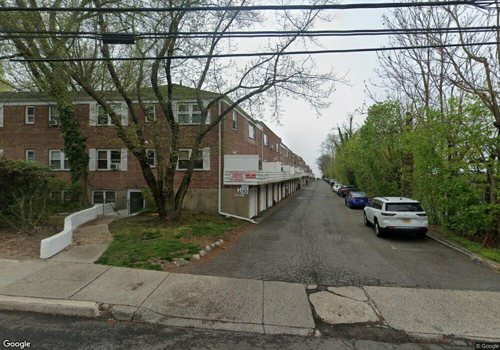 8 Dolphin Green unit D1B, Port Washington, NY 11050 - photo 1