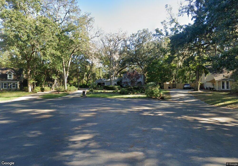 207 Dunbarton Dr, Saint Simons Island, GA 31522 - photo 1