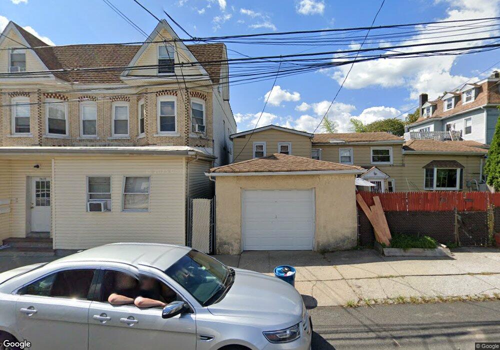 70 Arthur Ave unit HOUSE, Staten Island, NY 10305 - photo 1