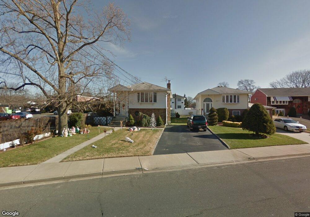 1699 Meadowbrook Rd, Merrick, NY 11566 - photo 1