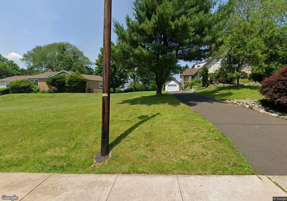 335 E Walnut St, Sellersville, PA 18960 - photo 1