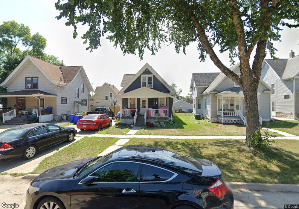 905 C Ave NW, Cedar Rapids, IA 52405 - photo 1