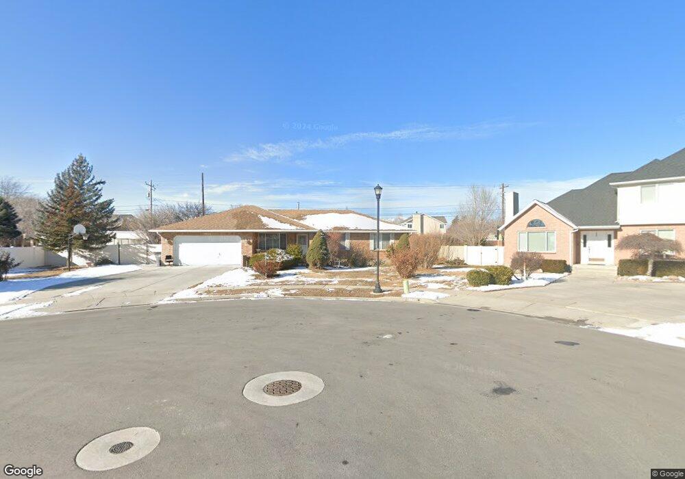 9834 S Dove Bend Cir, South Jordan, UT 84095 - photo 1