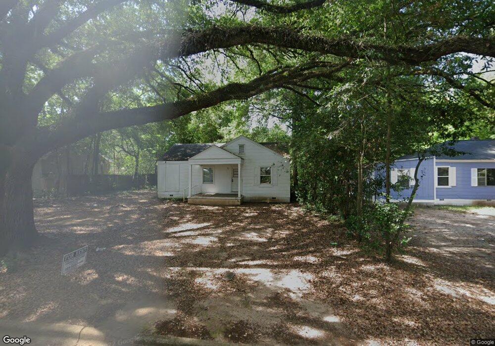 1304 W Highland Ave, Albany, GA 31707 - photo 1