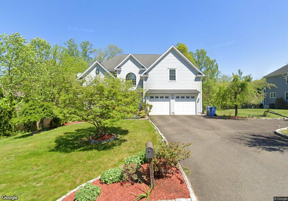 8 Tashua Ln, Trumbull, CT 06611 - photo 1