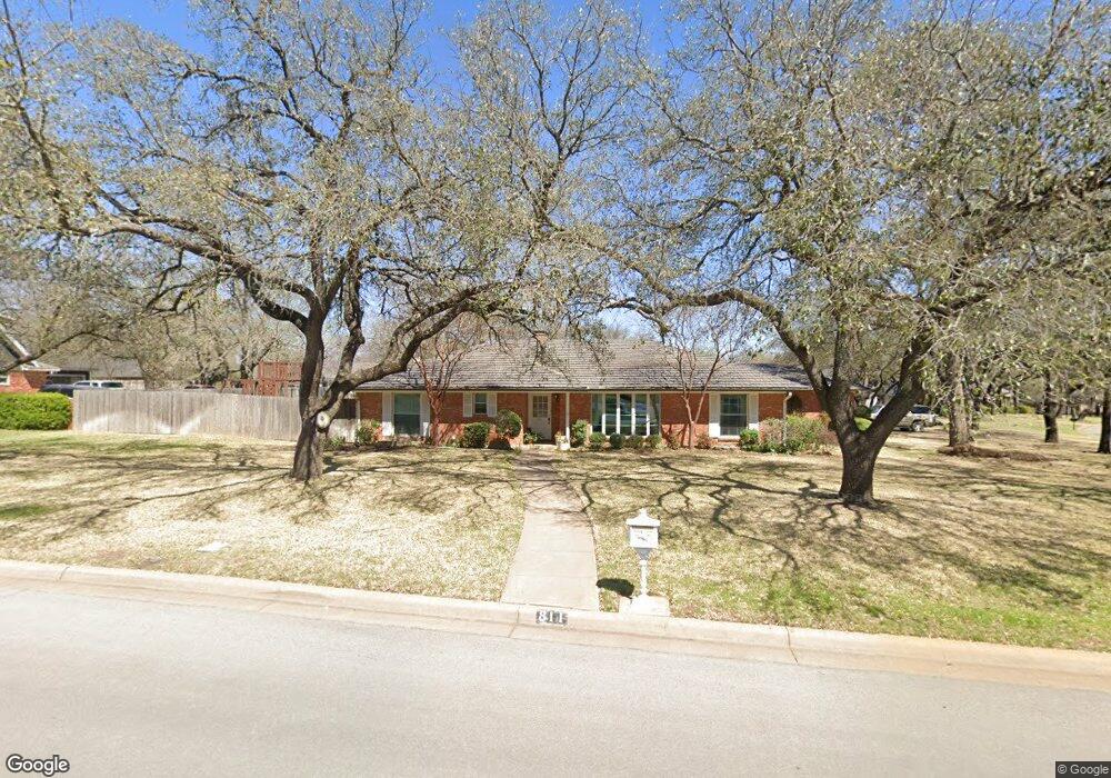 811 Berkley Dr, Cleburne, TX 76033 - photo 1