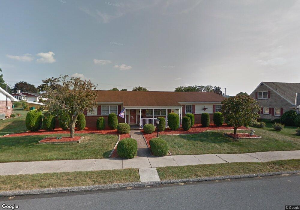 564 Beech Ave, Hershey, PA 17033 - photo 1