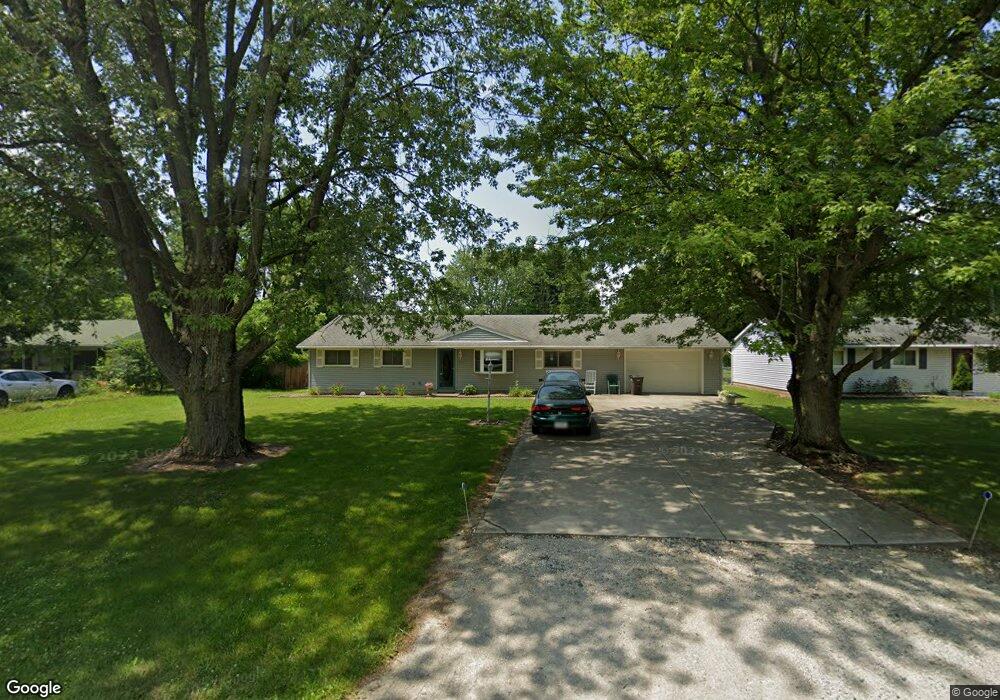 1827 Lathrop Dr, Fort Wayne, IN 46808 - photo 1