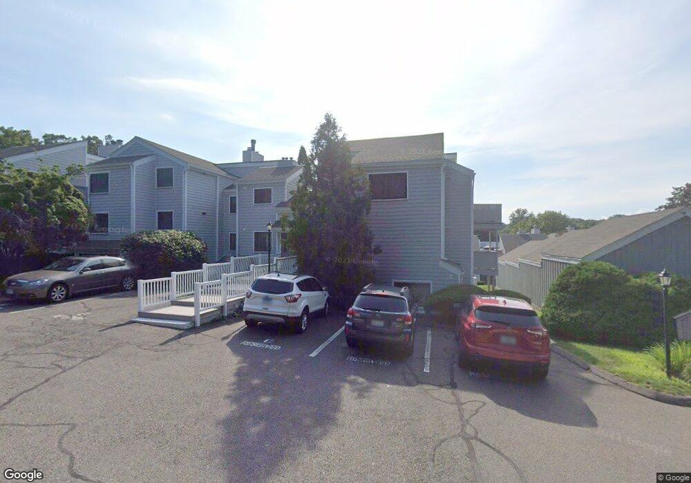 7 Rowayton Woods Dr, Norwalk, CT 06854 - photo 1