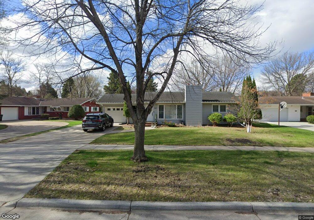 1817 7th St S, Fargo, ND 58103 - photo 1