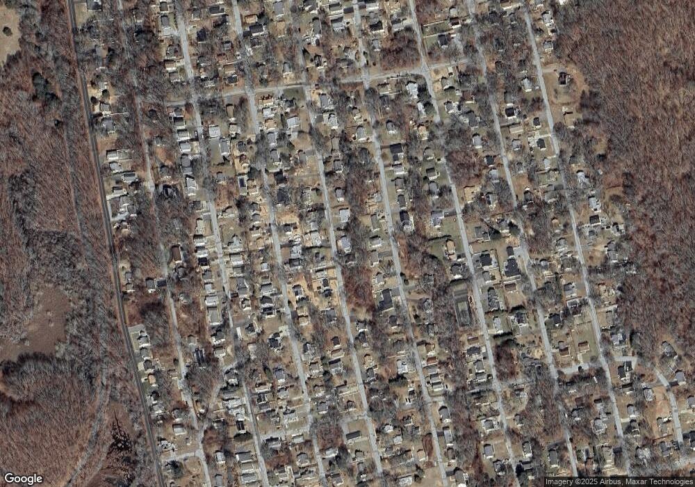 73 S Edgewood Rd, Niantic, CT 06357 - photo 1