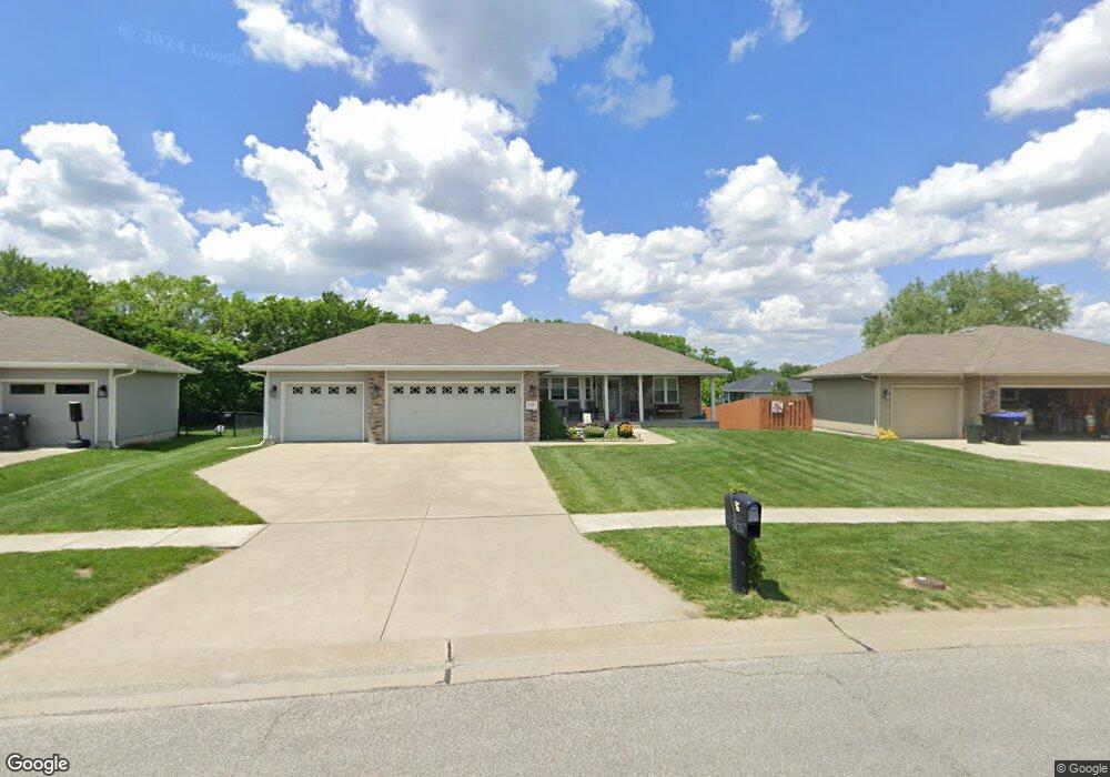 3426 SW 47th Ct, Topeka, KS 66610 - photo 1