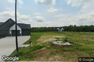 22 Viola Dr, Le Claire, IA 52753