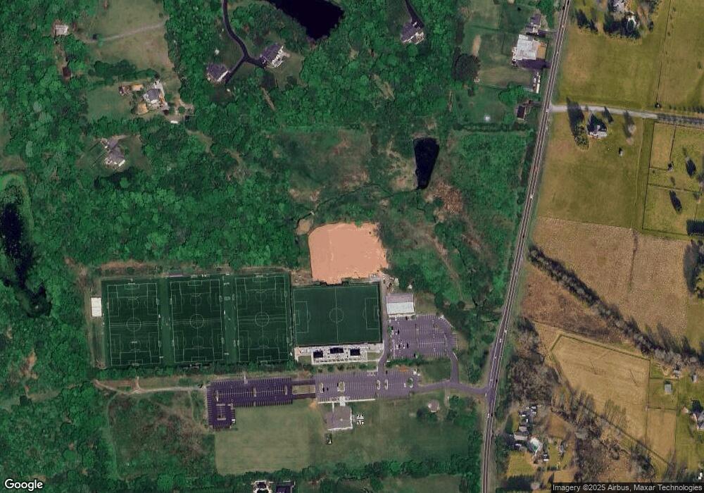 19571 Evergreen Mills Rd, Leesburg, VA 20175 - photo 1