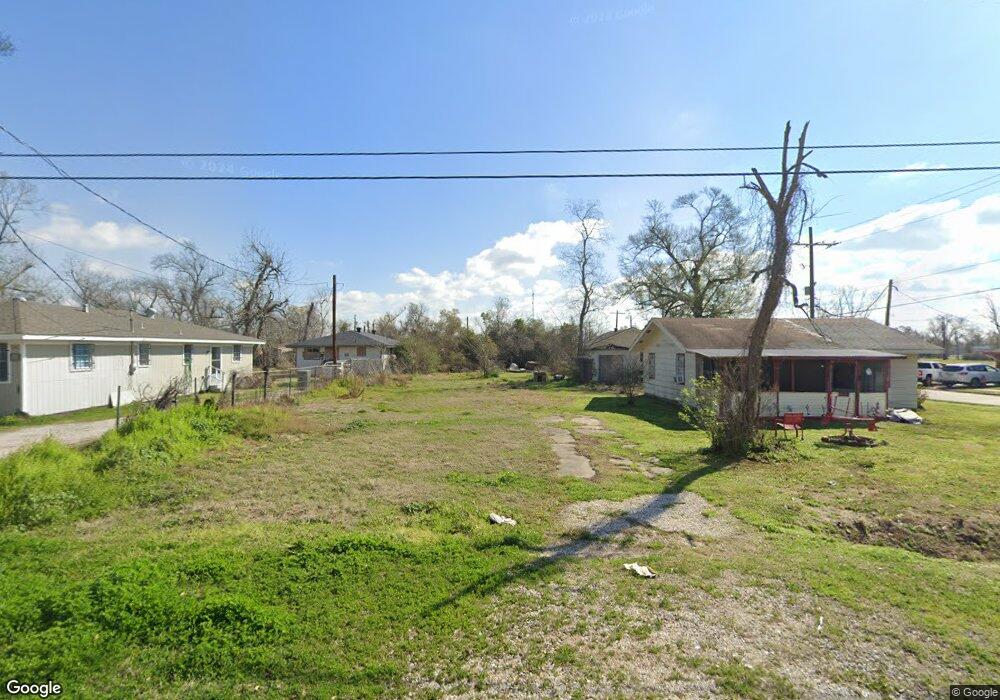 204 N 1st Ave, Lake Charles, LA 70601 - photo 1