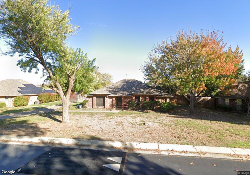 1010 Cook Dr, Grand Prairie, TX 75050 - photo 1