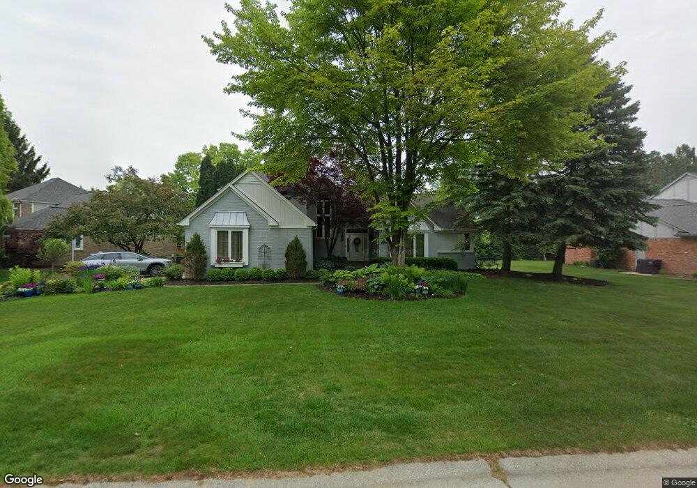 1368 Kingspath Dr, Rochester Hills, MI 48306 - photo 1