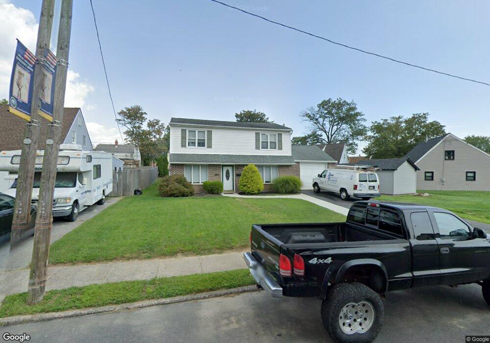 822 Bobwhite Ln, Secane, PA 19018 - photo 1