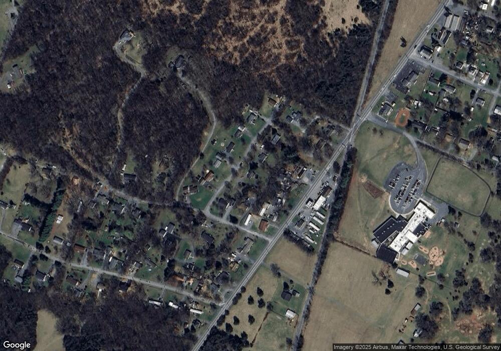 64 Melbourne Ct, Bunker Hill, WV 25413 - photo 1