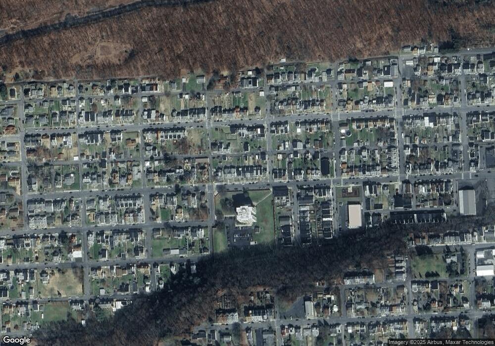 1319 W Arch St, Coal Township, PA 17866 - photo 1