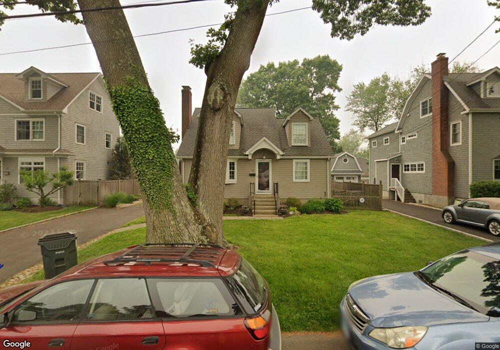 24 Dwight St, Fairfield, CT 06824 - photo 1